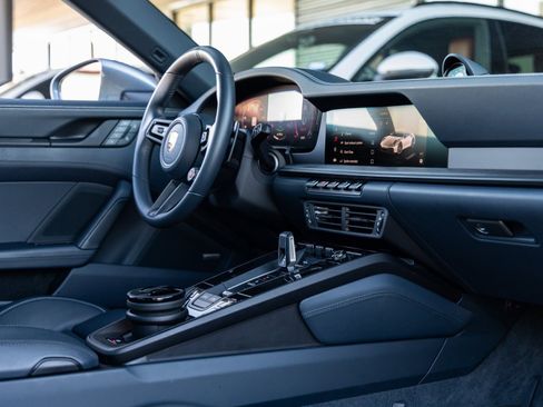 Used 2025 Porsche 911 Targa 4 GTS image 40