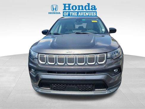 Used 2022 Jeep Compass Latitude w/ Sun and Sound Group FWD image 3