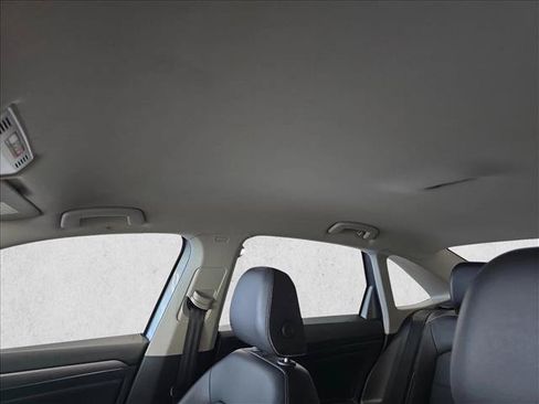 Used 2024 Volkswagen Jetta SE FWD image 29