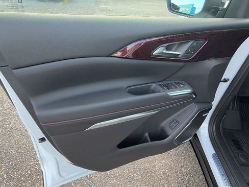 New 2027 Chevrolet Traverse RS w/ LPO, Floor Liner Package FWD image 15