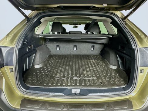 Used 2025 Subaru Outback Premium w/ Popular Package #1A AWD/4WD image 28