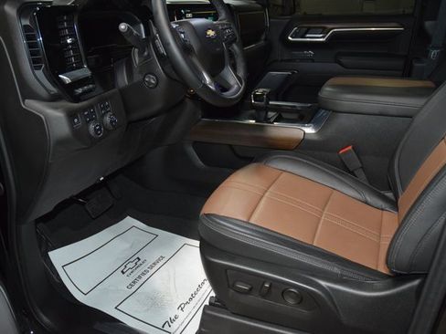 Used 2024 Chevrolet Silverado 1500 High Country w/ Technology Package image 42