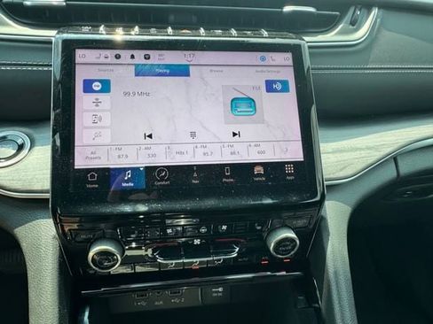 Used 2022 Jeep Grand Cherokee L Overland image 11