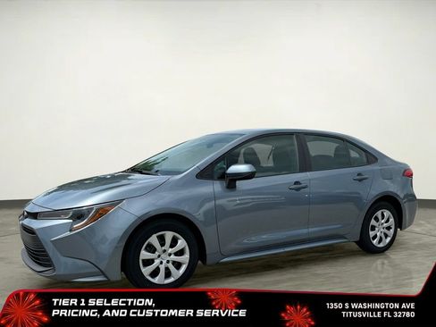 Used 2024 Toyota Corolla LE FWD image 2