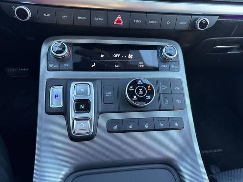 Used 2023 Hyundai Palisade Calligraphy image 28