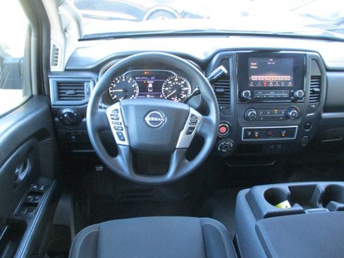 Used 2023 Nissan Titan S AWD/4WD image 18
