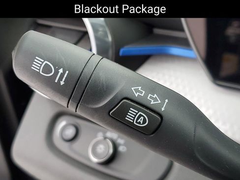 Used 2025 Chevrolet Trax LT w/ LT Convenience Package image 12