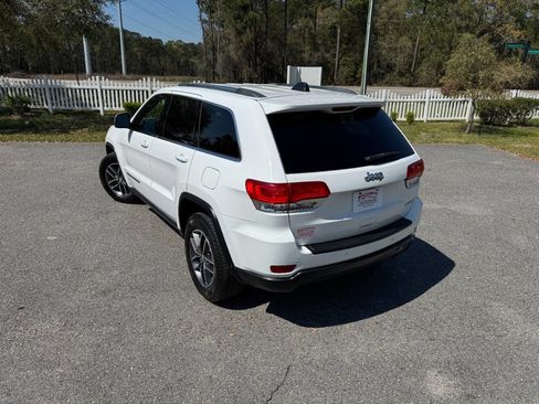 Used 2018 Jeep Grand Cherokee Laredo image 4
