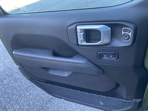 Used 2022 Jeep Gladiator Mojave w/ Dual Top Group image 23