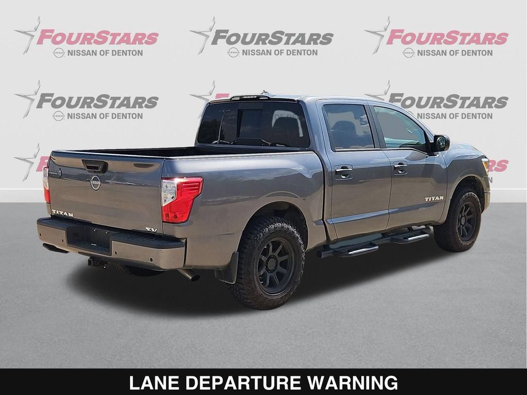 Used 2024 Nissan Titan SV w/ SV Convenience Package RWD image 4