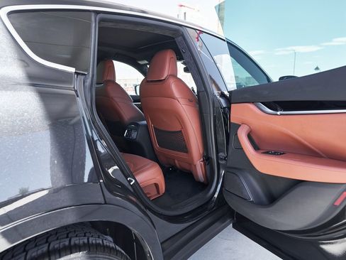 Used 2022 Maserati Levante Modena image 14