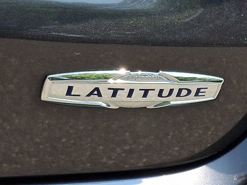 Used 2020 Jeep Compass Latitude w/ Popular Equipment Group AWD/4WD image 30