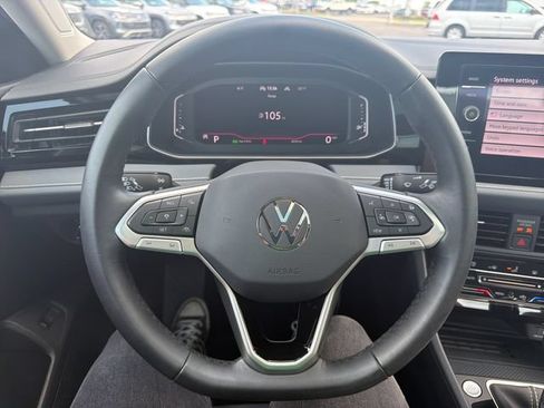 Used 2025 Volkswagen Jetta SEL FWD image 15