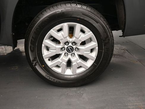 Used 2023 Nissan Frontier SV image 13