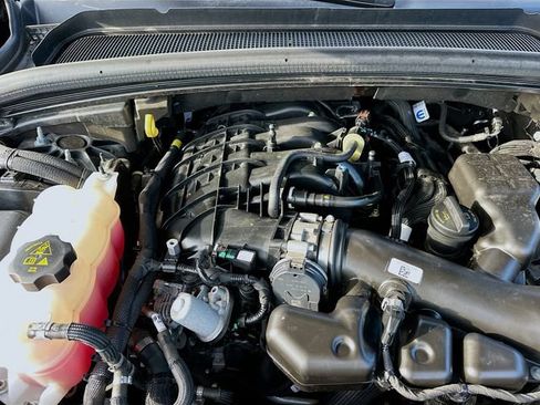 Used 2025 Jeep Grand Cherokee Altitude RWD image 31
