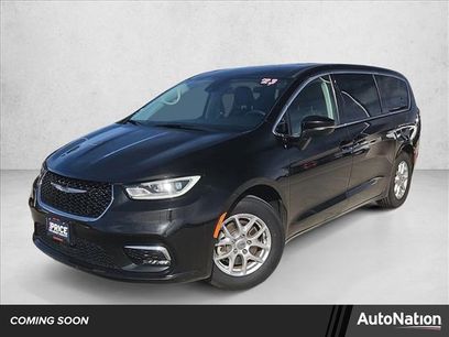 Used 2023 Chrysler Pacifica Touring-L