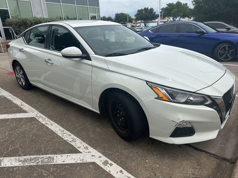 Used 2019 Nissan Altima 2.5 S FWD image 2