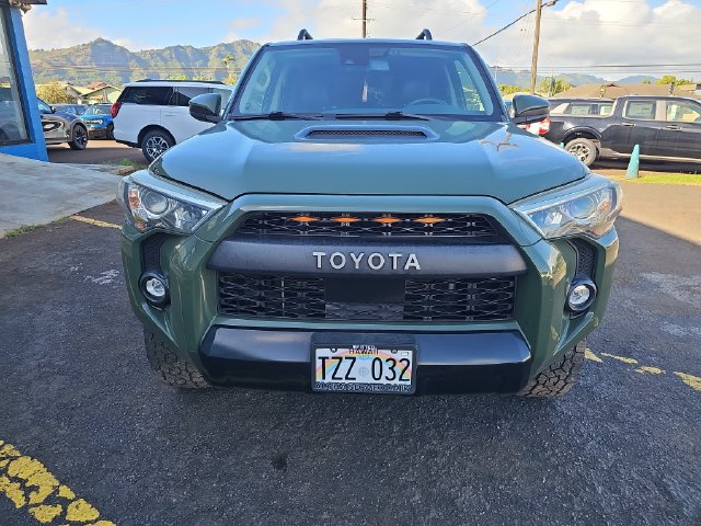 Used 2020 Toyota 4Runner SR5 AWD/4WD image 8