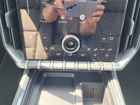 New 2026 GMC Acadia AT4 AWD/4WD image 32
