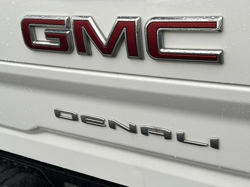 Used 2021 GMC Sierra 2500 Denali w/ Denali Ultimate Package image 8
