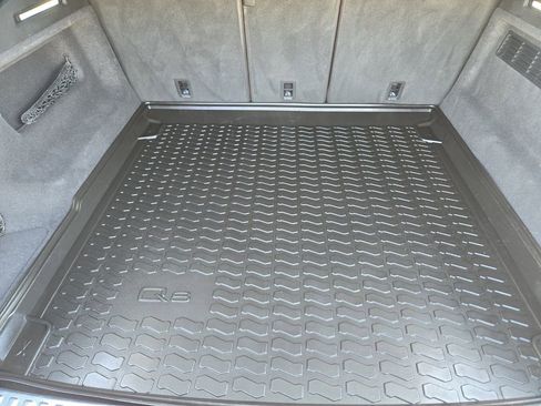 Certified 2022 Audi Q8 Premium Plus w/ Premium Plus Package image 40