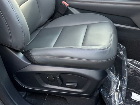 New 2026 Ford Explorer Active w/ Active Comfort Package image 13