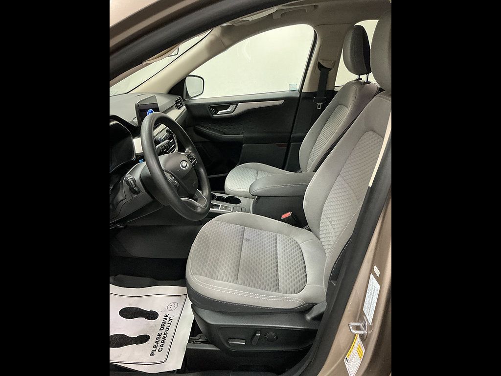 Used 2020 Ford Escape SE FWD image 11