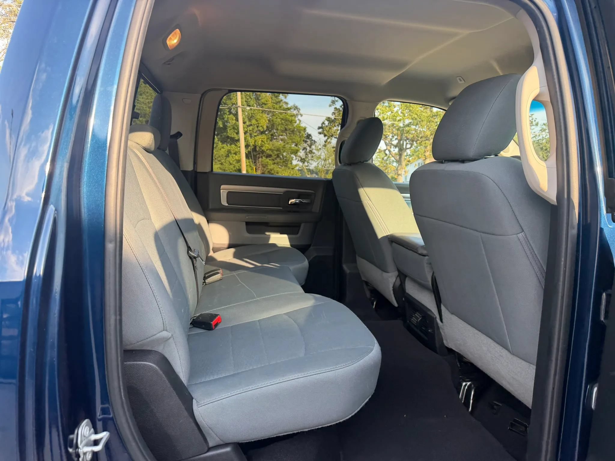 Used 2020 RAM 1500 Classic SLT AWD/4WD image 42
