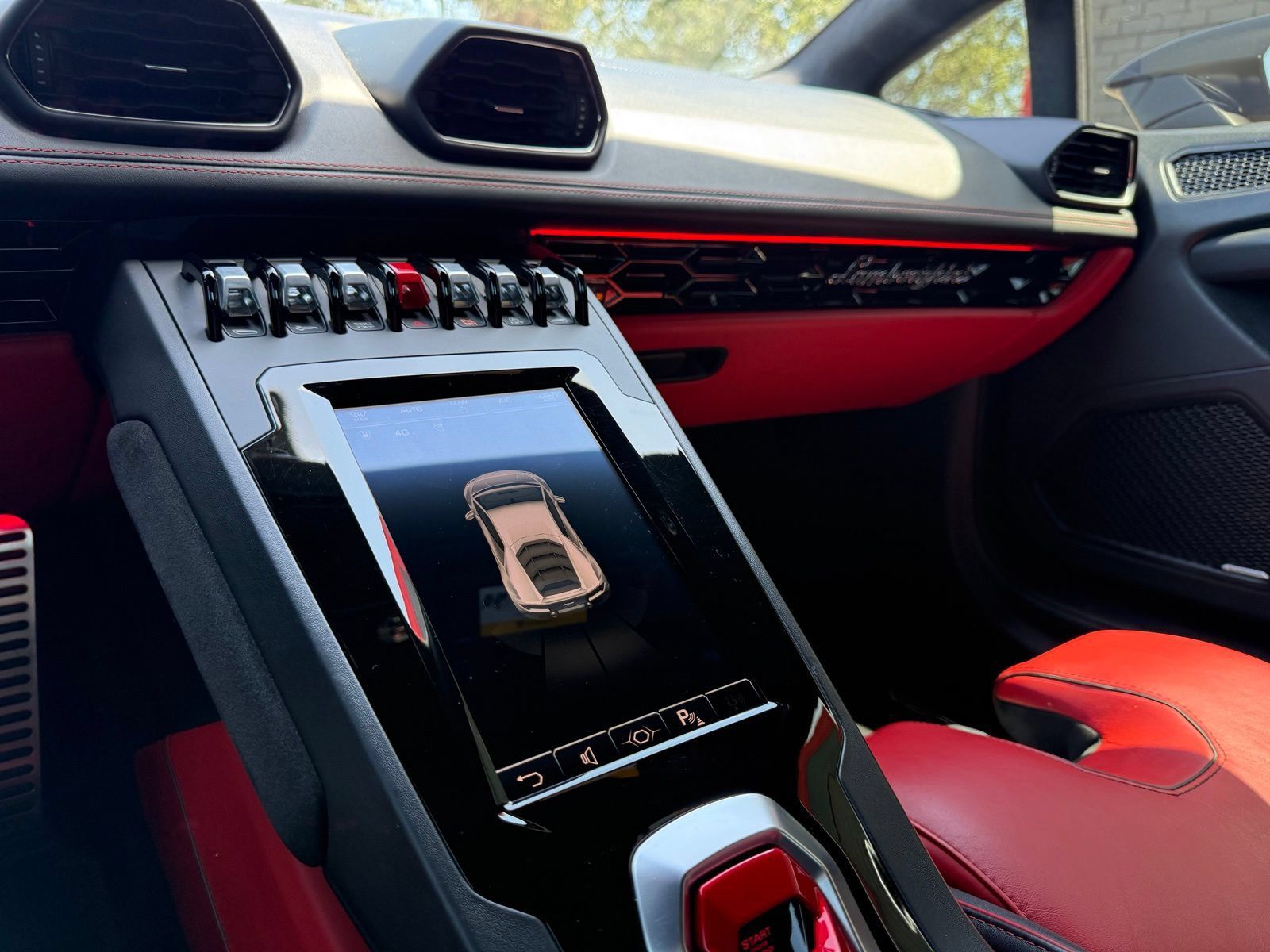 Used 2021 Lamborghini Huracan EVO RWD image 47