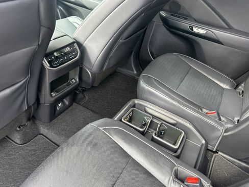 New 2026 Lexus TX 500h AWD image 18