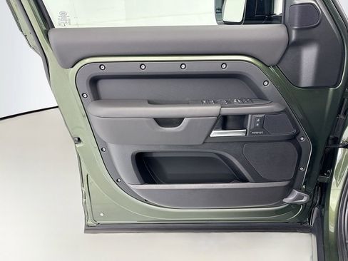 New 2026 Land Rover Defender 130 X-Dynamic SE AWD/4WD image 23