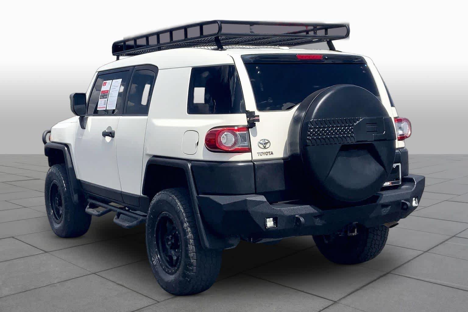 Used 2014 Toyota FJ Cruiser 4WD w/ Upgrade Package image 11
