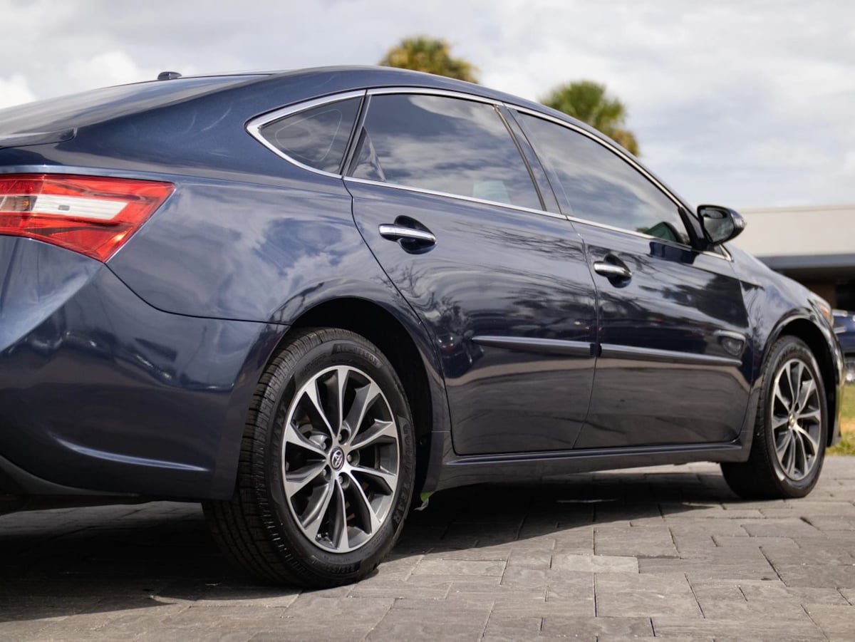 Used 2017 Toyota Avalon XLE w/ Carpet Mat Package FWD image 14