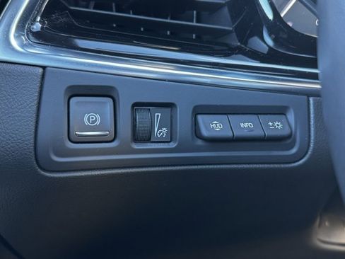 Certified 2023 Cadillac XT6 Sport w/ Technology Package image 42