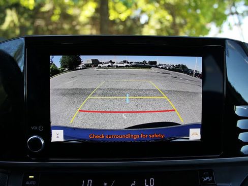 Used 2025 Toyota Camry LE FWD image 27
