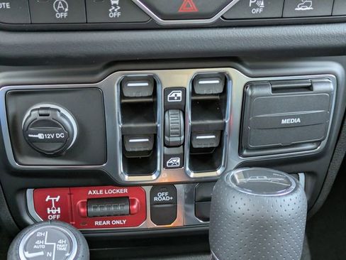 New 2026 Jeep Gladiator Mojave image 24