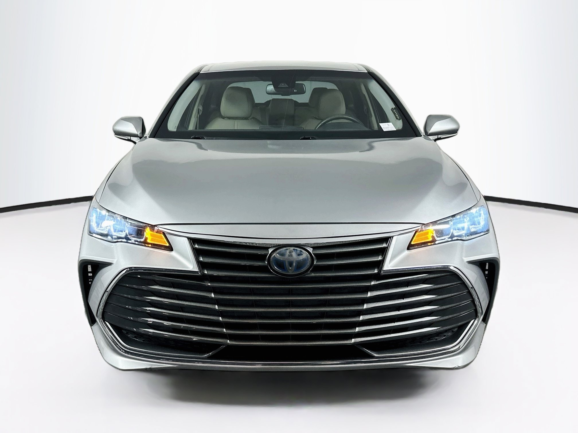 Used 2021 Toyota Avalon XLE FWD image 2