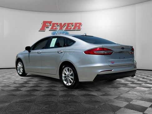 Used 2019 Ford Fusion SE image 3