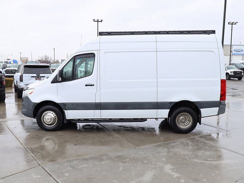 Used 2019 Mercedes-Benz Sprinter 144 Cargo image 3