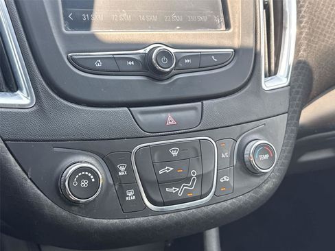 Used 2016 Chevrolet Malibu LT FWD image 19