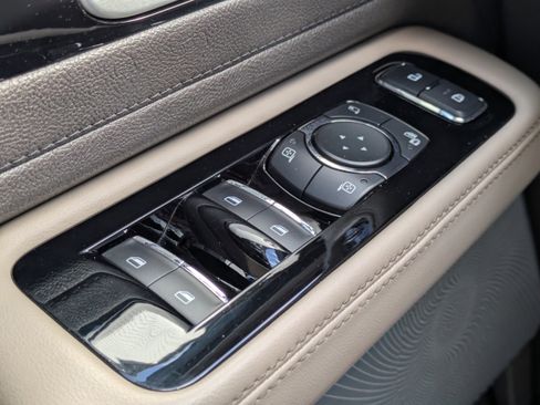 Used 2020 Lincoln Aviator Reserve w/ Equipment Group 202A image 29