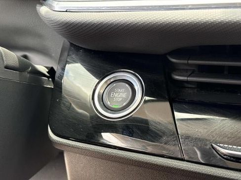 Used 2025 Buick Envision Preferred AWD/4WD image 22