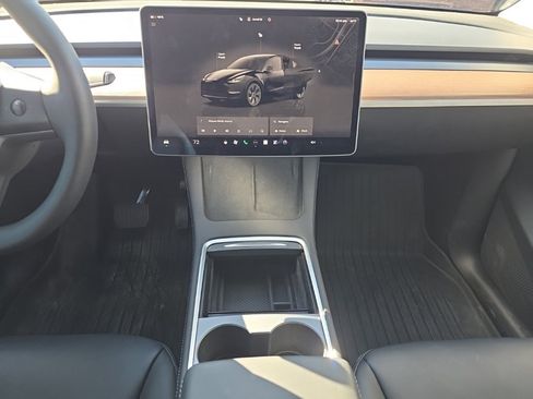 Used 2025 Tesla Model Y Long Range image 14