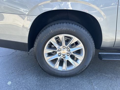 New 2026 Chevrolet Suburban Premier image 20