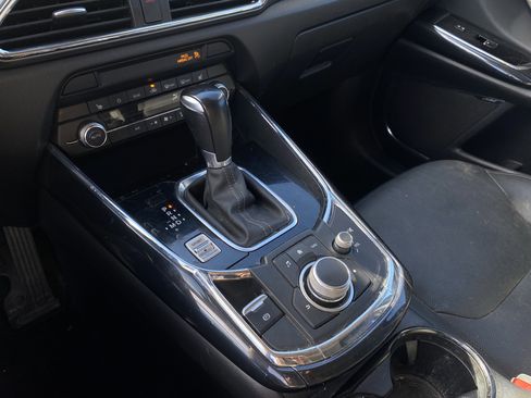 Used 2019 MAZDA CX-9 Touring w/ Touring Premium Package image 12