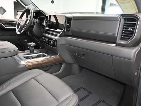 Used 2025 Chevrolet Silverado 1500 LT Trail Boss w/ Convenience Package II image 46