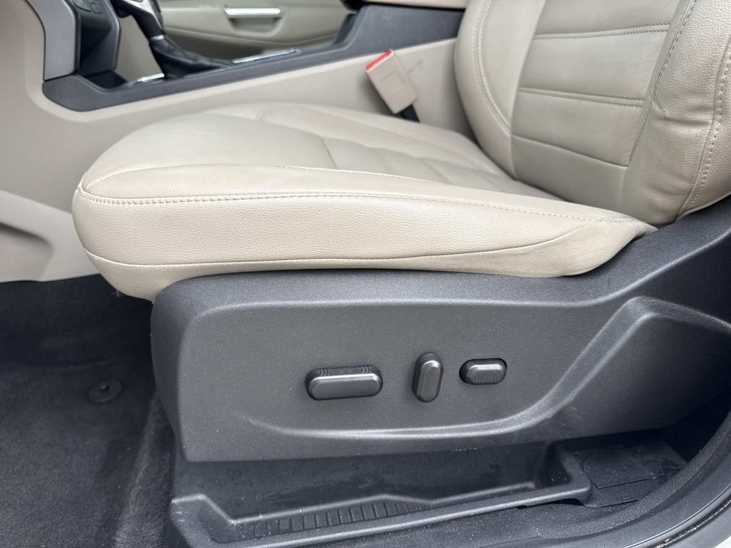 Used 2018 Ford Escape SEL w/ Ford Safe & Smart Package FWD image 20