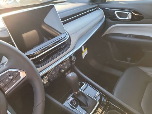 New 2026 Jeep Compass Limited image 21