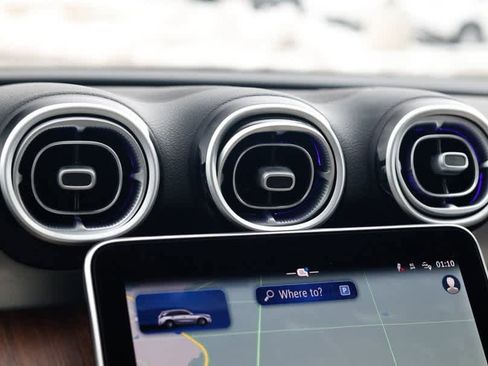 Certified 2025 Mercedes-Benz GLC 300 4MATIC image 18