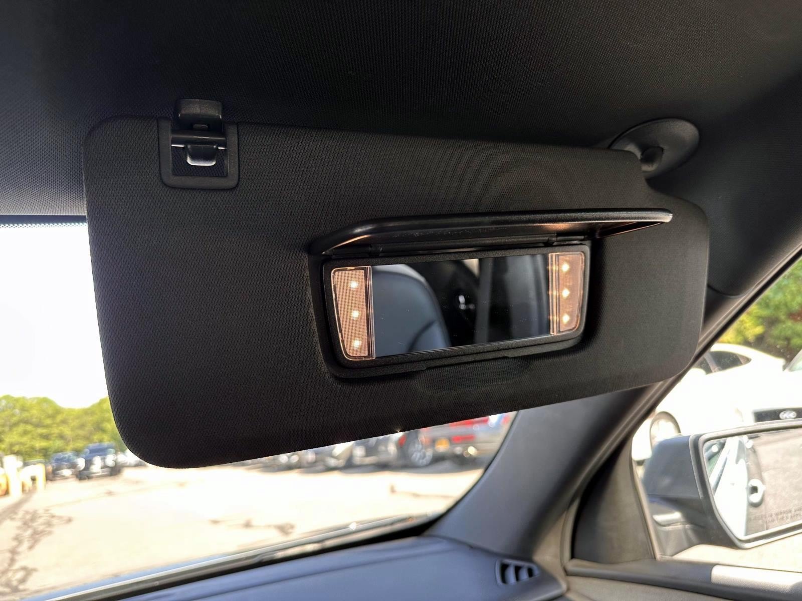Used 2023 Chevrolet Traverse RS AWD/4WD image 29